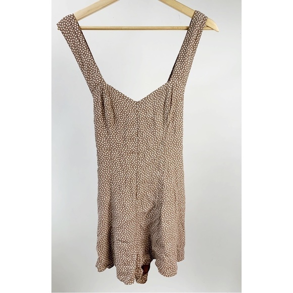 Urban Outfitters Daphne polka Dotted Cross-Back Button Romper Jumpsuit Playsuit - Picture 2 of 10